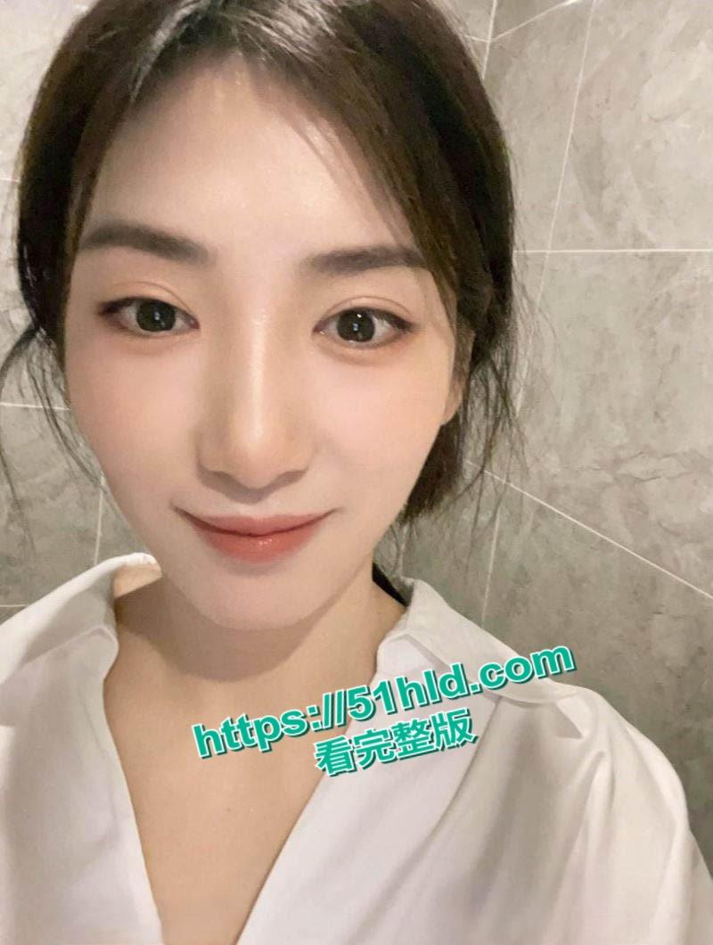 商场销售员【球球】职场潜规则偷情视频曝光，异地恋寂寞难耐被领导暴力抽插，打屁股视觉冲击拉满！-3