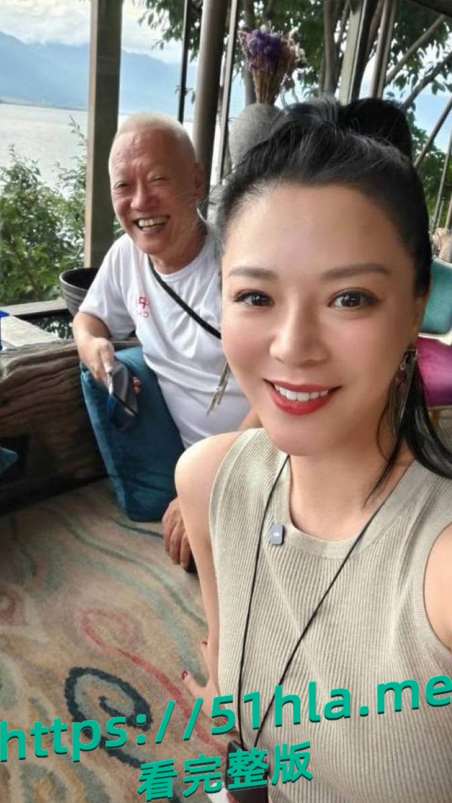 性爱小说家 木子美 再爆猛料!记录与多位知名人士性爱经历 直言央视主持人柴静玩多人运动话题引爆网络!-1