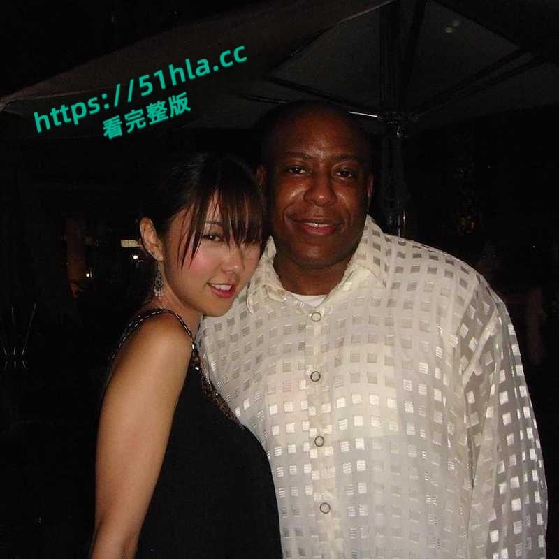 香港最后一个少女【薛凯琪】富豪黑人男友同居3年多次出入酒店,性爱视频大曝光,兔子警官激战黑屌炸翻全网!-12