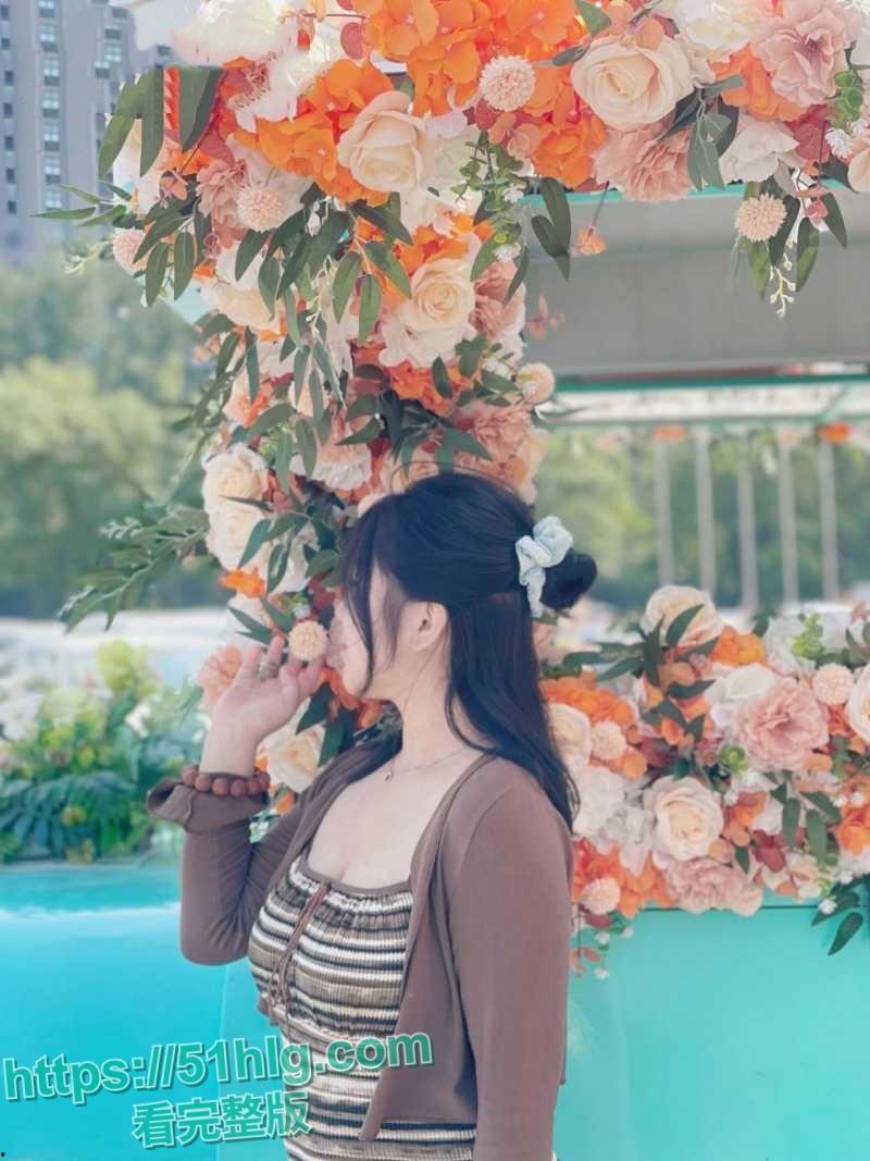 【山东】巨乳新婚小娇妻【颜丽君】背着老公被精神小伙狂干，全程淫叫求饶不止，小穴被彻底玩烂!-2