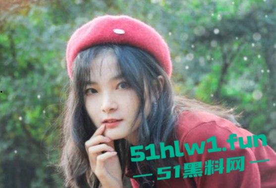 已婚老板带眼镜秘书出差，酒店运动操到天亮，工作和爽两不误，大战一夜工作和操逼同步进行！-7