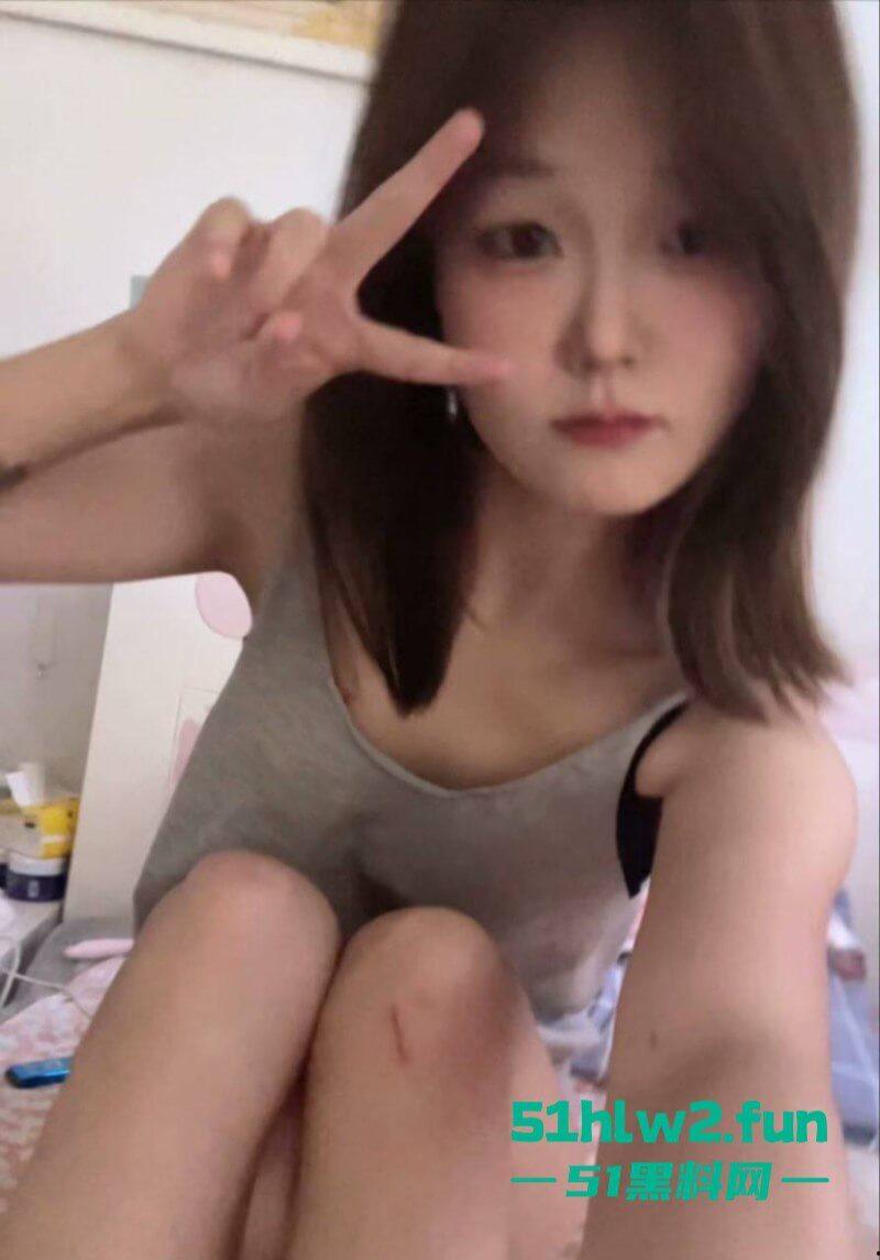 人前装成甜妹,背地约炮成瘾,江西南充职业技术学院【潘丽月】不雅约炮视频流出。-3