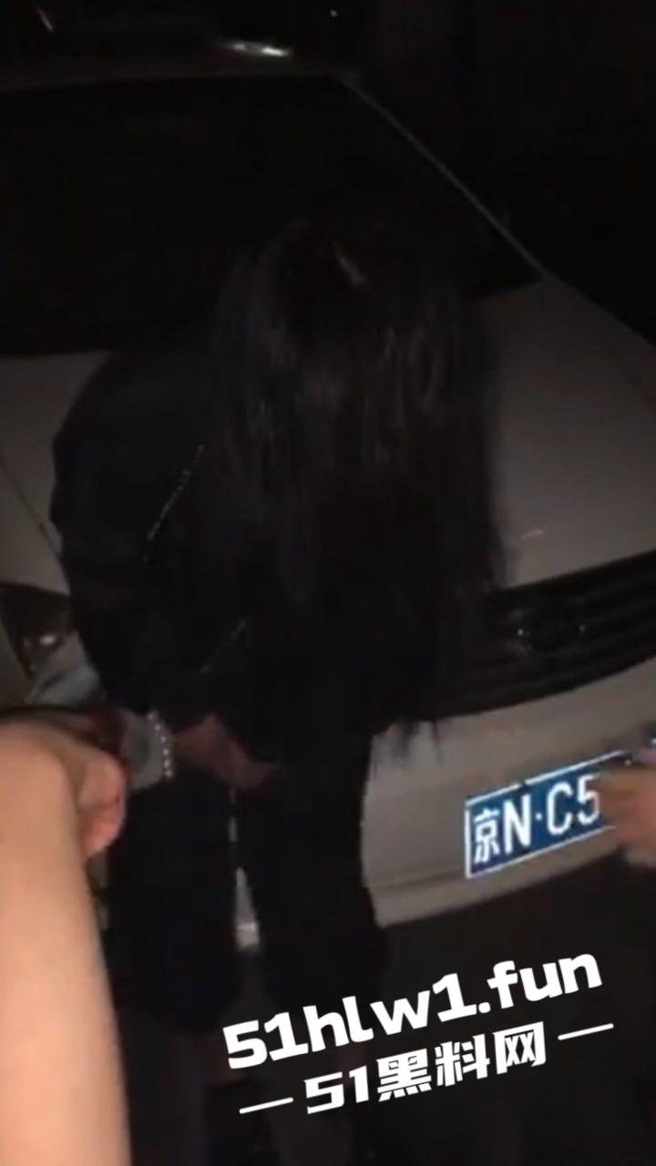 霸凌女的现世报！安徽铜陵精神小妹霸凌同班女生索要奶茶 被女生校外大姐头带人围殴 简直不要太爽！-6