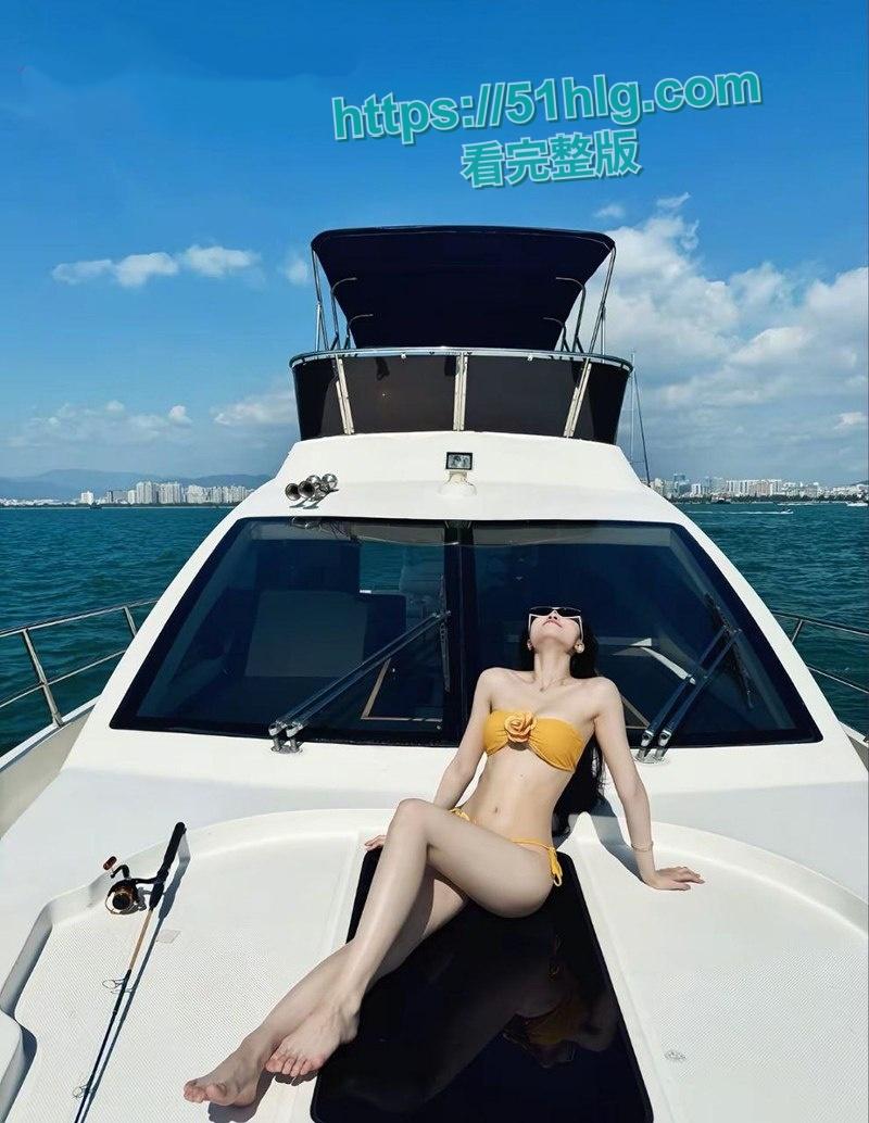 抖音女网红【刘紫怡】【三亚】酒店淫乱狂欢！口爆无套激情四射，黑丝细腰勾魂浪叫， 高潮连连欲罢不能-3