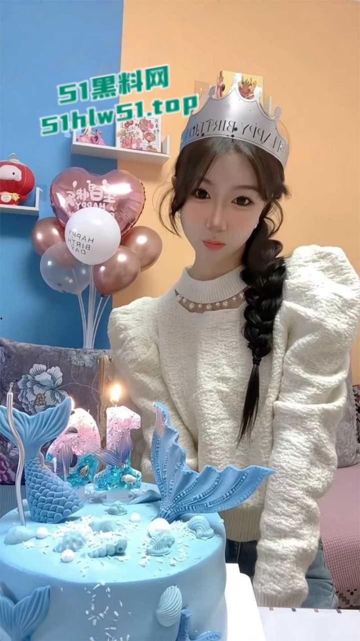 上海艺术学院的校花【夏宸玥】颜值逆天，竟是拜金反差女王，富二代勾搭肆意调教骚货！-8