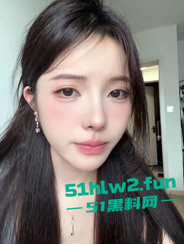 虎牙王者荣耀美女主播【酷萱】疑似榜一大哥示爱不成化身外卖员上门惨遭杀害！-1