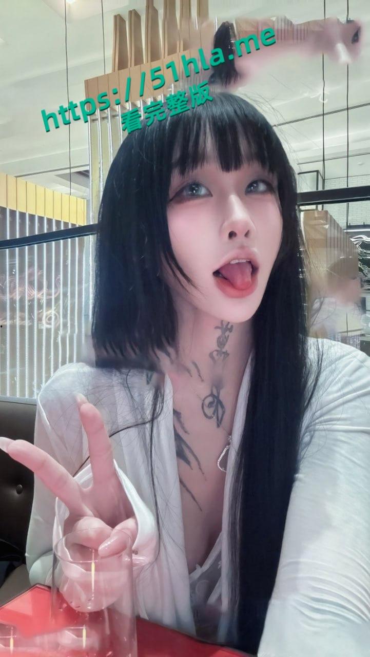 抖音极品网红【九条南无】7月最新福利视频被曝光，娴熟玩转吸奶器，多种道具插逼自慰视觉冲击力拉满！-6