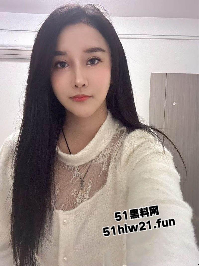 上海反差人妻【叶沐晓】高颜值性感反差骚妇，背着老公偷情出轨彻底堕落成炮友的极品母狗！-2