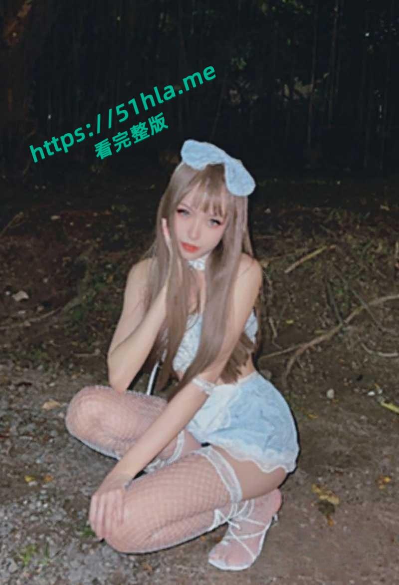 高颜值coser与前男友性爱视频曝光,吊带黑丝深喉舔屌,媚眼如丝表情超骚,撅着翘臀被无套后入!-1