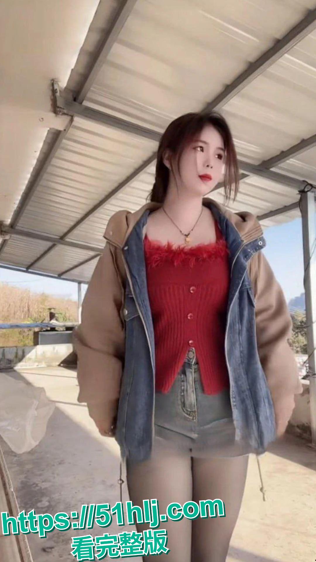 快手擦边网红 小婊妹 露骨收费福利曝光 300元欣赏自慰秀 2000元线下约会干炮激情一夜-2