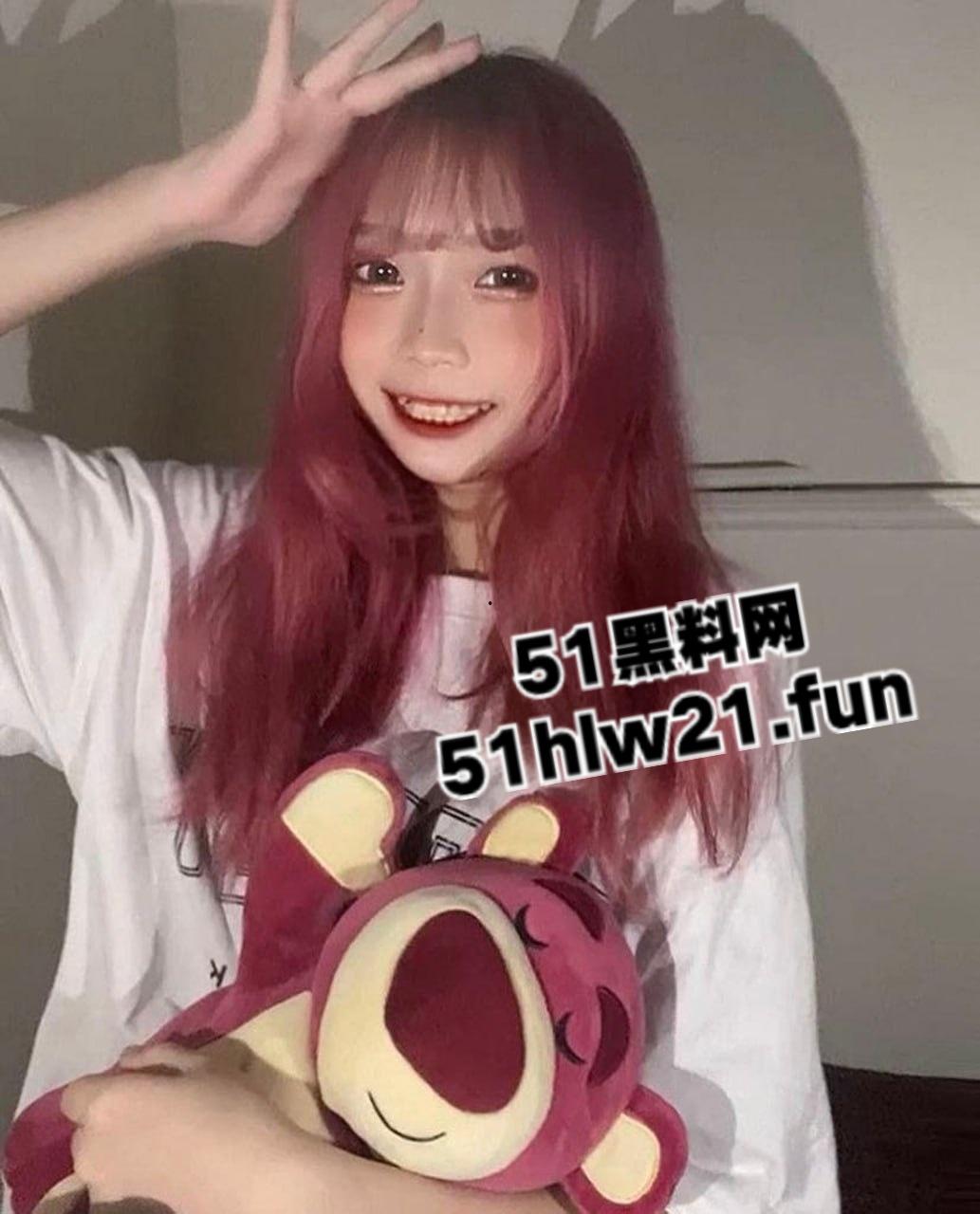 山西大学【王慧琴】高颜值反差骚母狗，性癖特别怪异喜欢粉色尾巴肛塞，已被精心调教成性奴。-7