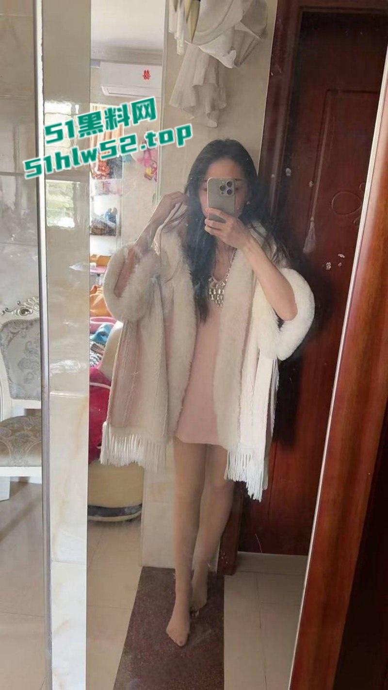 福建泉州32岁已婚少妇【张春艳】婚内出轨，炮友狂插菊花特写清晰可见，偷情性爱视频流出！-5