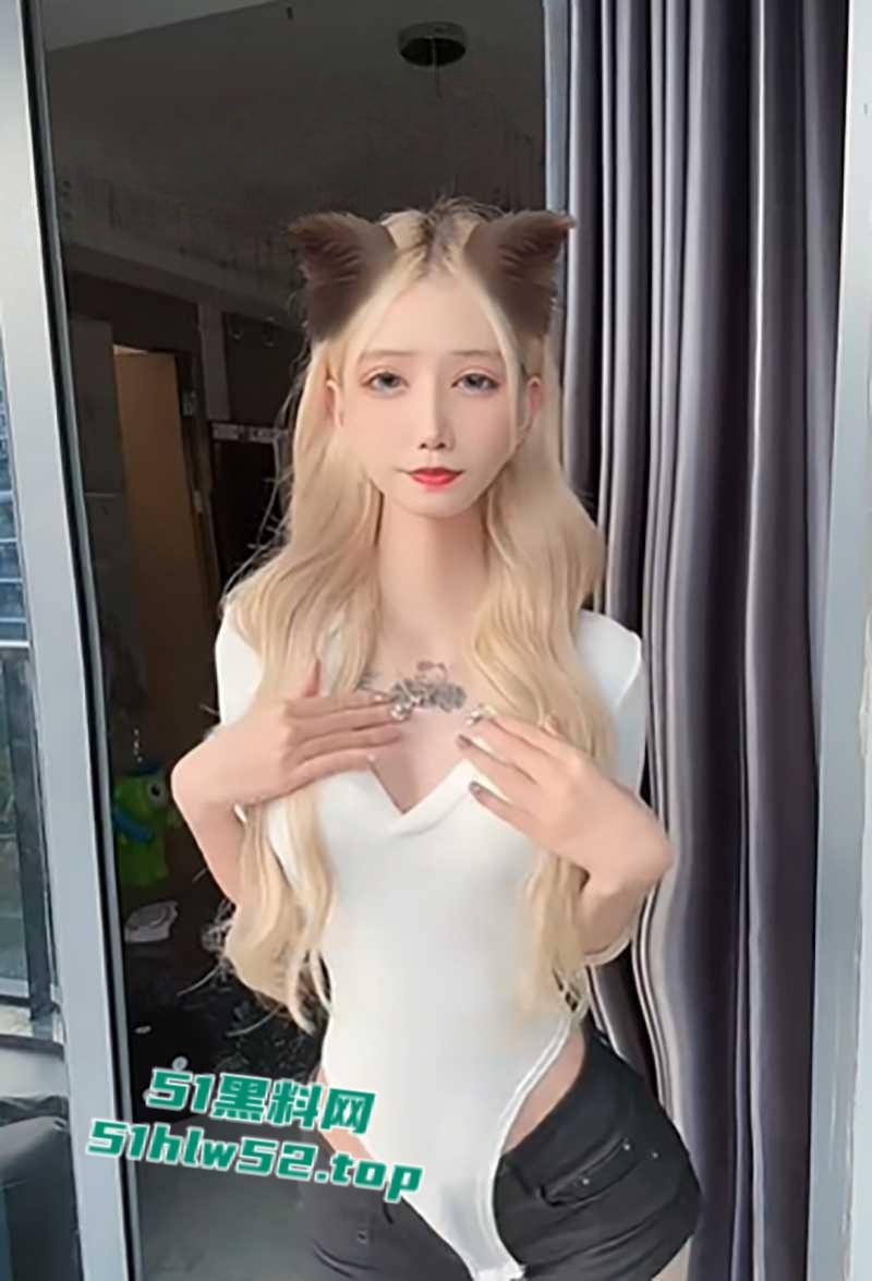 快手最骚女师徒性爱视频流出，徒弟【婷婷子】露脸口交淫骚裸舞，师傅【丝爷】酒店群交4P轮插被曝光！-10