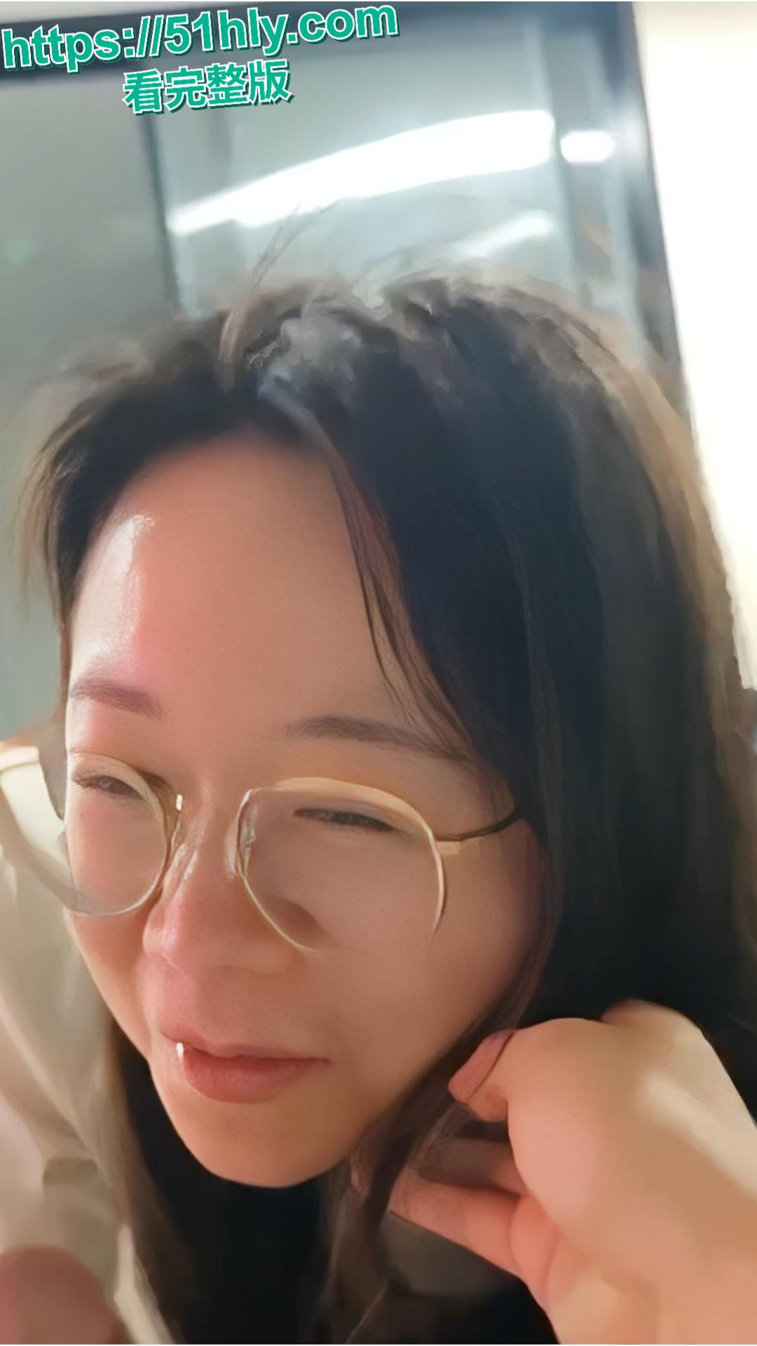 浙江嘉兴清纯人妻何晓韵野外偷情单身小叔子口曝黑料全网疯传!小区楼下口交大屌,忍不住了回家爆操骚母狗!-7