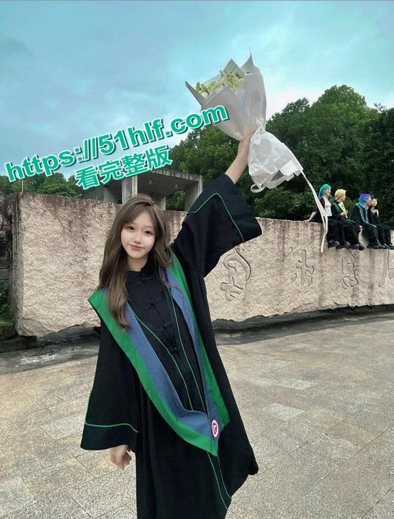 美术学院高颜值女大学生【江晓晓】不雅视频流出,多种情趣内衣大秀诱人胴体,高超口技榨取金主精华!-4