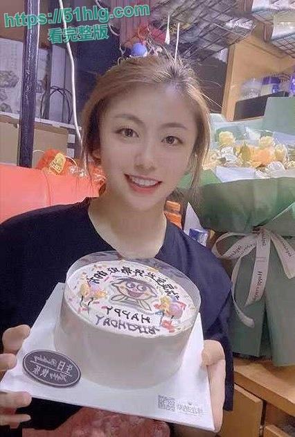 【天津市】滨海新区28岁美艳公务员与领导偷情视频外泄，露脸深情舔屌，官场闺秀床上淫荡-1