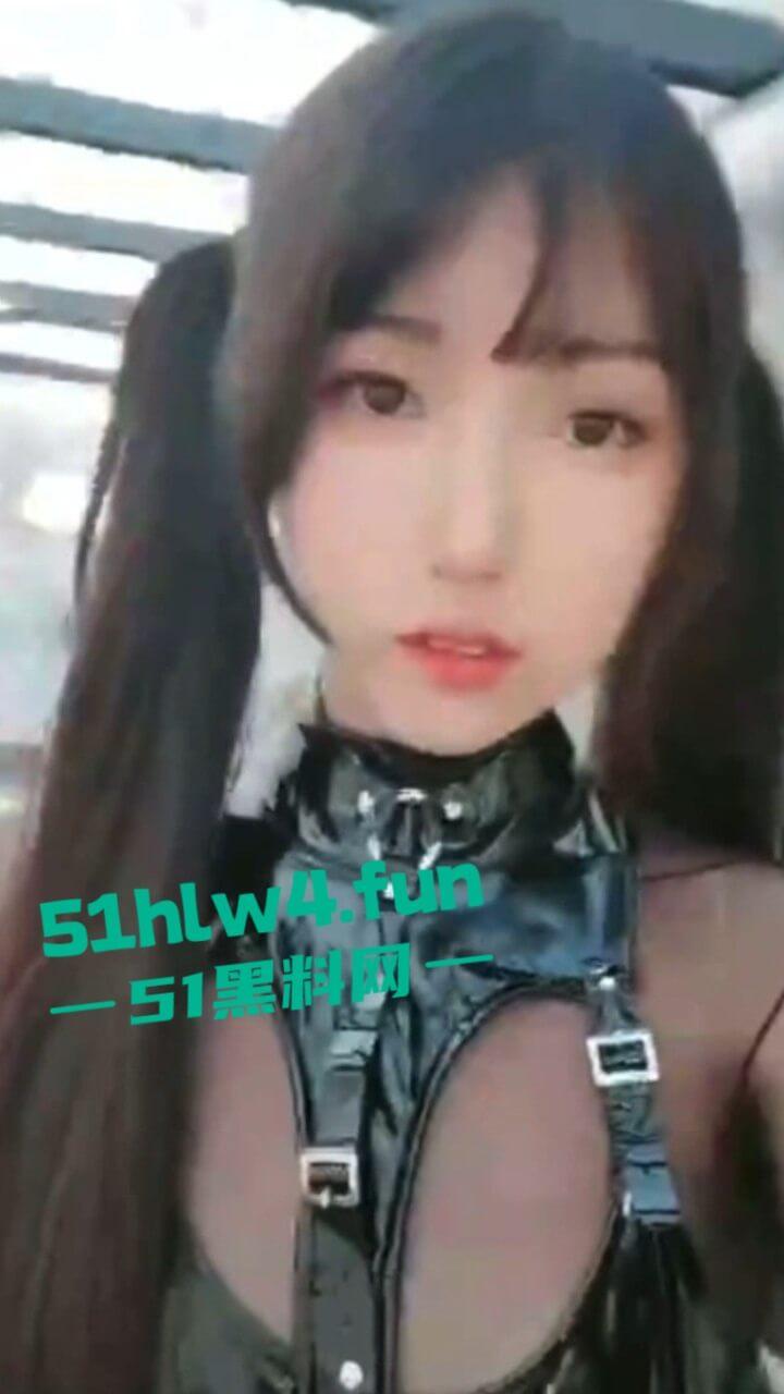 抖音白嫩萝莉【呆猫】高颜值双马尾小母狗，身材极品可御可甜榜一大哥定制全裸私拍流出。-1