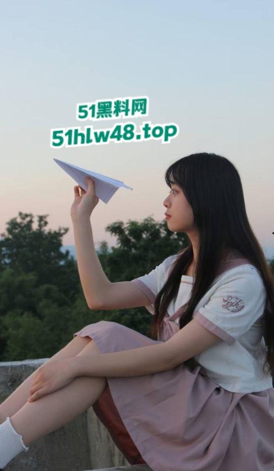 杭州电子科技大学母狗【赵青瑜】被爆高中天天换男友，到处约炮操逼成瘾！-1