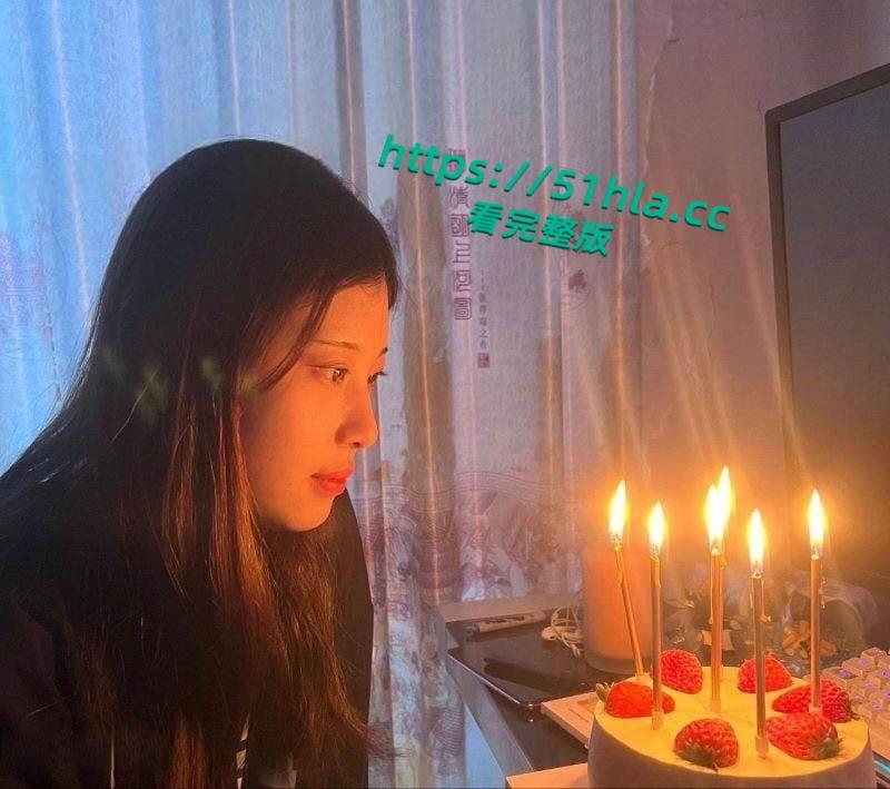 极品美女大学生性爱视频与生活照泄露,校花私下反差爆表,嫩穴高潮淫态炸裂!-3