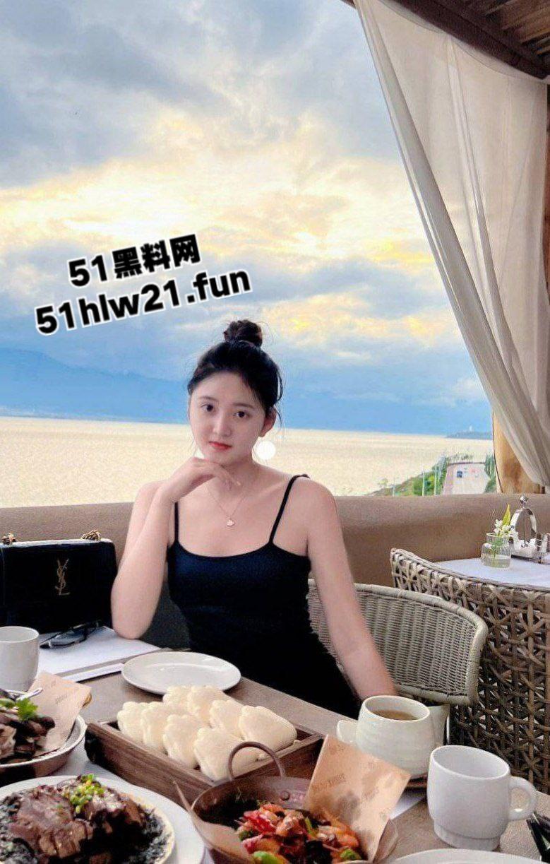 E奶骚货反差婊【郭珊】丰满身材性感骚母狗，玩露出被男友各种爆操，淫叫不断超下贱。-11