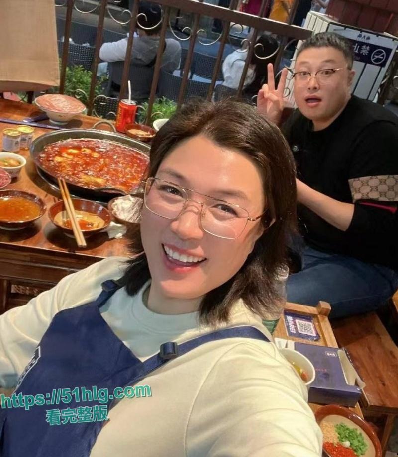 【南京】眼镜骚货【朱长银】的诈骗帝国！粉嫩骚逼和深喉操昏大领导，资源钱财尽收，揭开诈骗界的黑暗一面-6