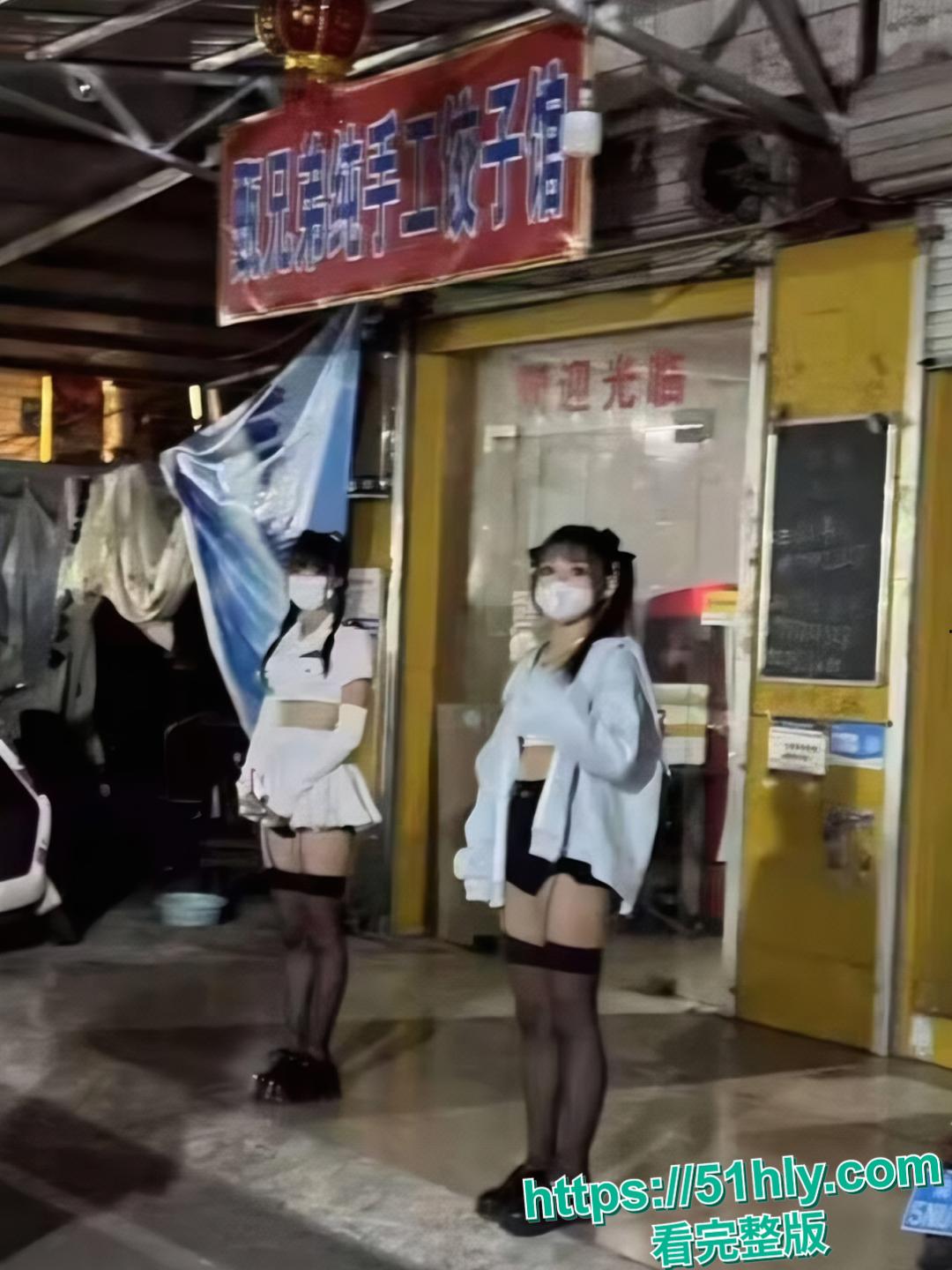 广西南宁青秀区埌西村二组 惊现200块钱最美站街女 扶贫全程实录流出!-11