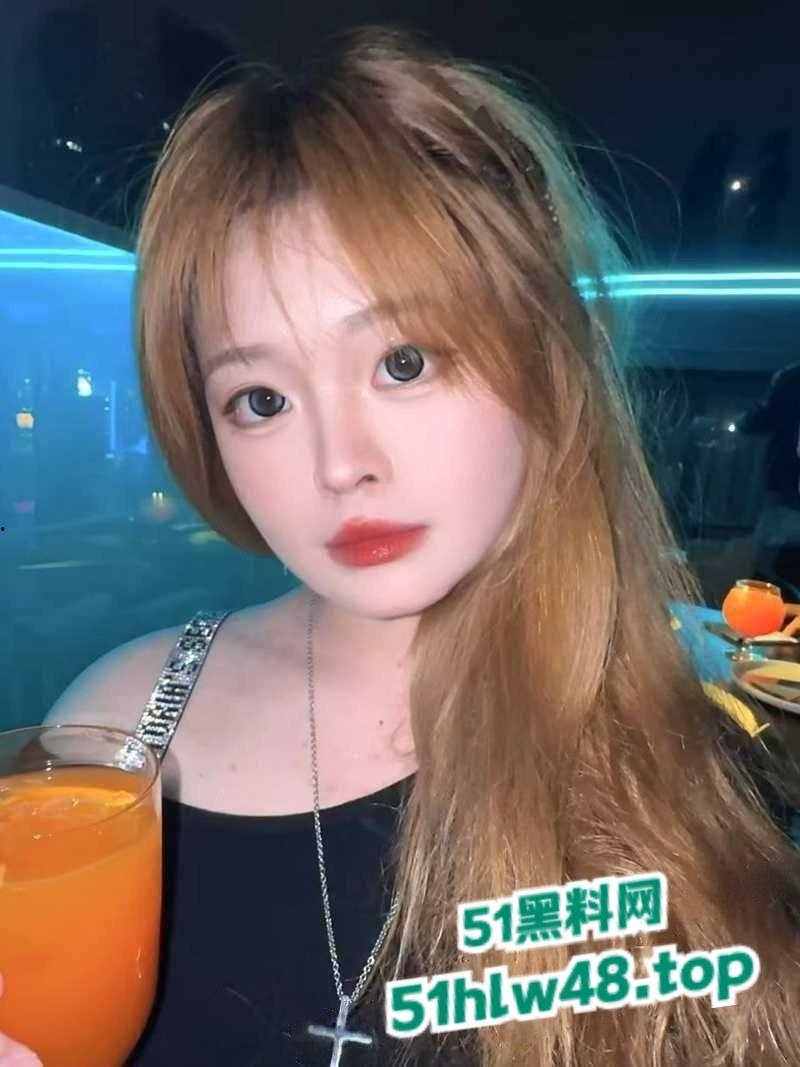 上海南湖职业技术学院拍【王佳翼】19岁的学生妹，私下确是条被调教超乖的小母狗私密视频遭曝光。-5