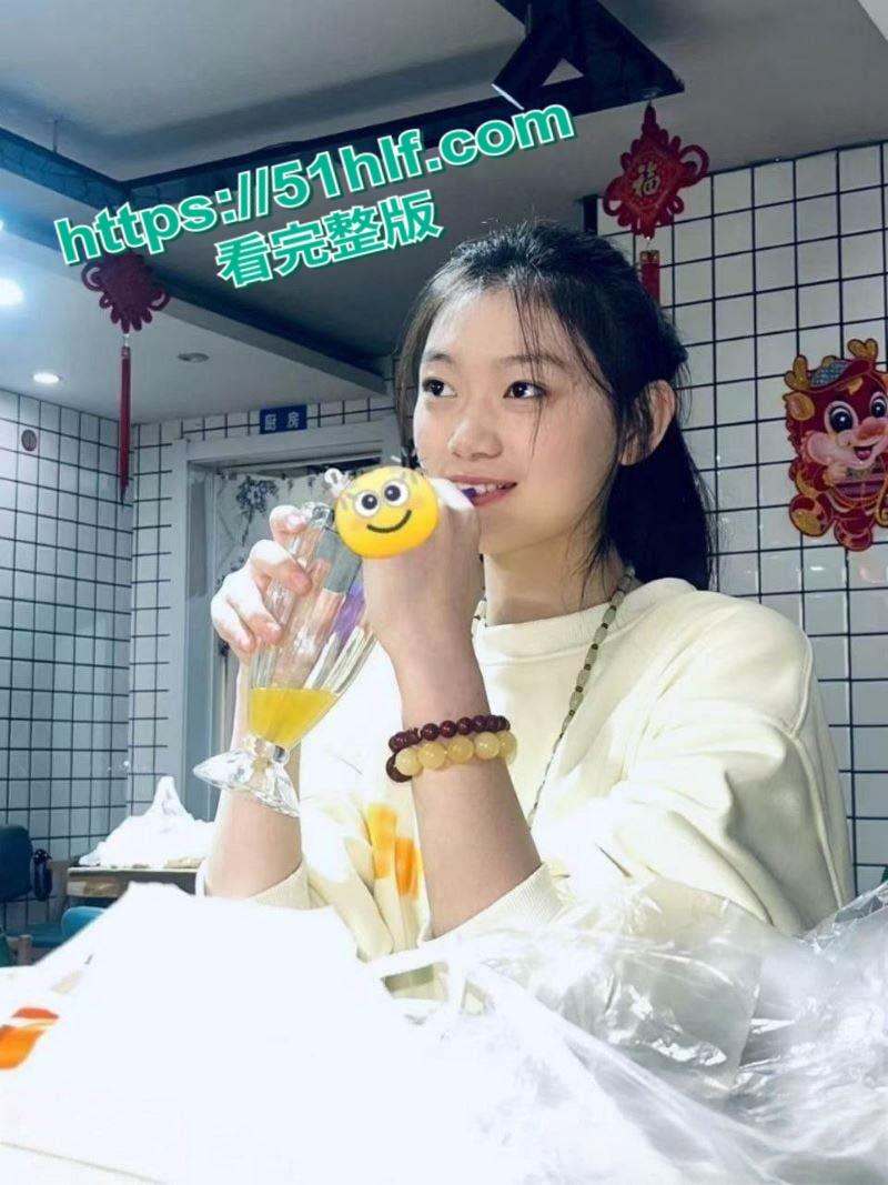 舞蹈系清纯美女私拍泄露,一字马展示娇嫩身躯,翘臀高抬迎合抽插呻吟娇媚直击感官!-1