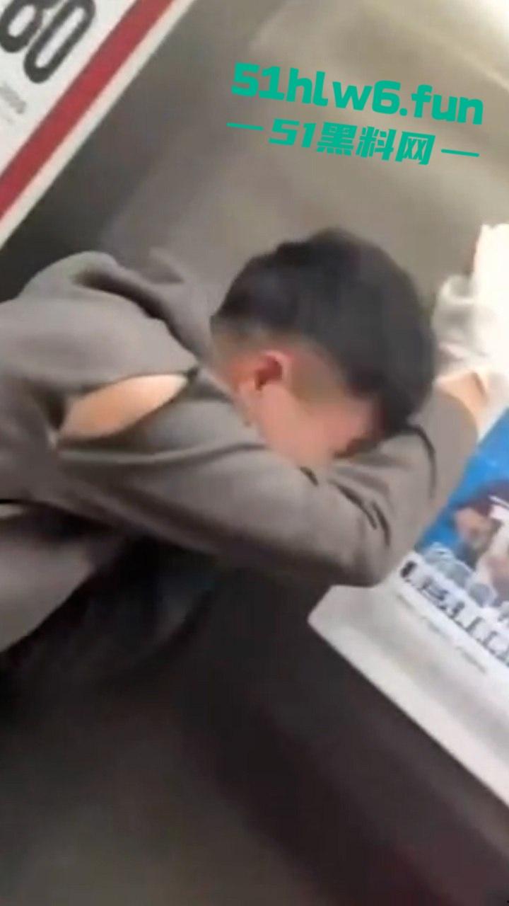 山东济宁泗水县村书记儿子【周恒】勾搭人妻【程妍妍】偷情居然在医院干这事！-1