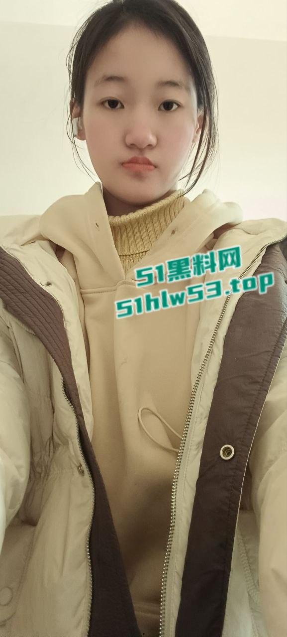 山东临沂电子科技学院风骚学妹【张雯娟】约炮成瘾脚踏多船,身染性病全身溃烂自慰扣穴!-2