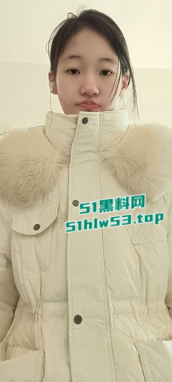 山东临沂电子科技学院风骚学妹【张雯娟】约炮成瘾脚踏多船,身染性病全身溃烂自慰扣穴!-3