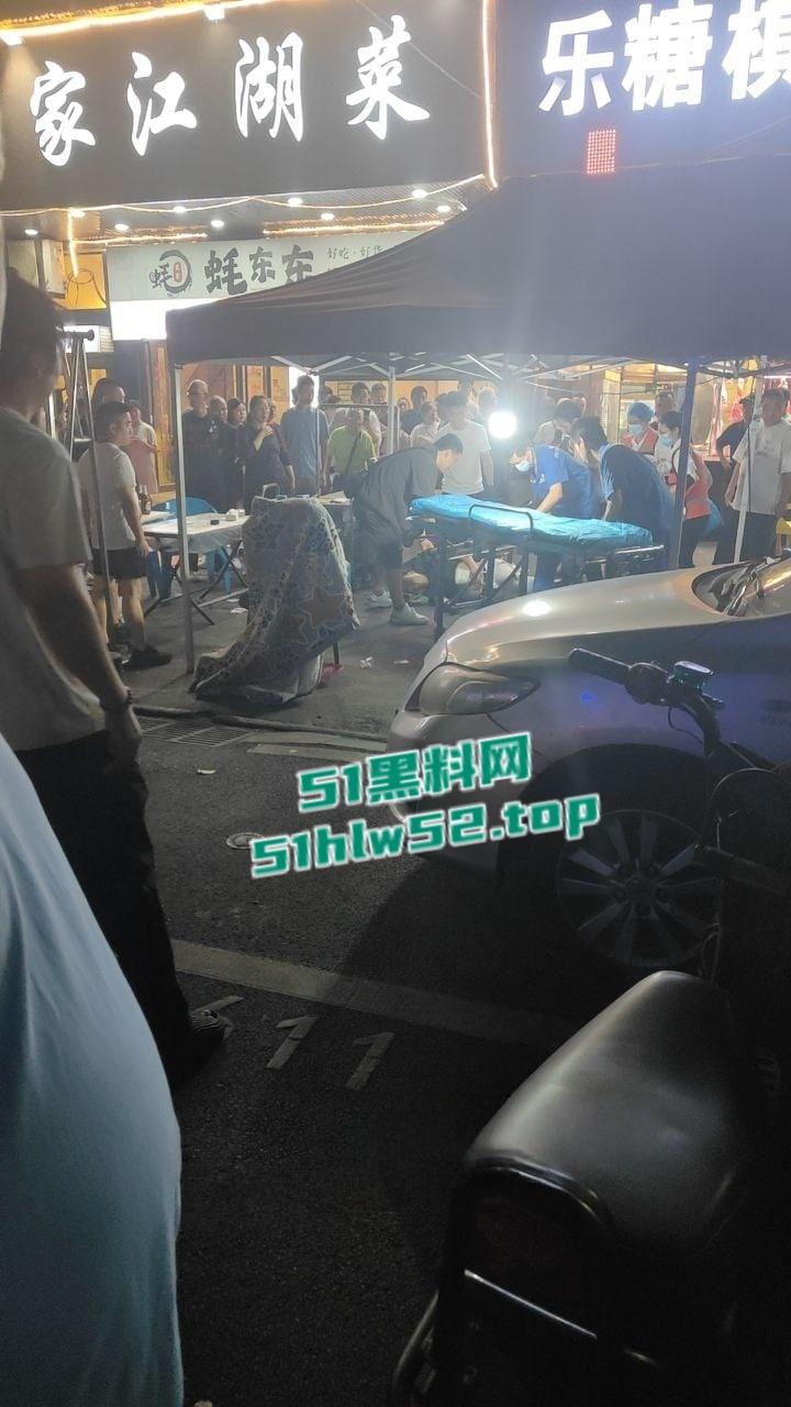 武汉硚口区突发枪击案，枪手连开五枪杀死两人，现场视频流出血腥慎点！-12