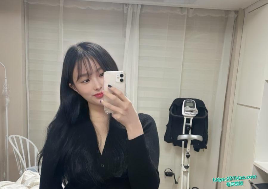 韩国校花王琪约会富二代男友私拍视频曝光 口交吞精男友大肉棒 淫荡至极 骑乘后入淫到飞起-1