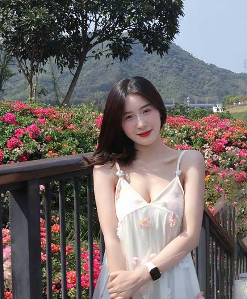 抖音网红侯飞飞被榜一大哥曝光流出 跟大哥裸聊约炮，肥臀大奶骚穴 骚气撩动金主每一根神经-2