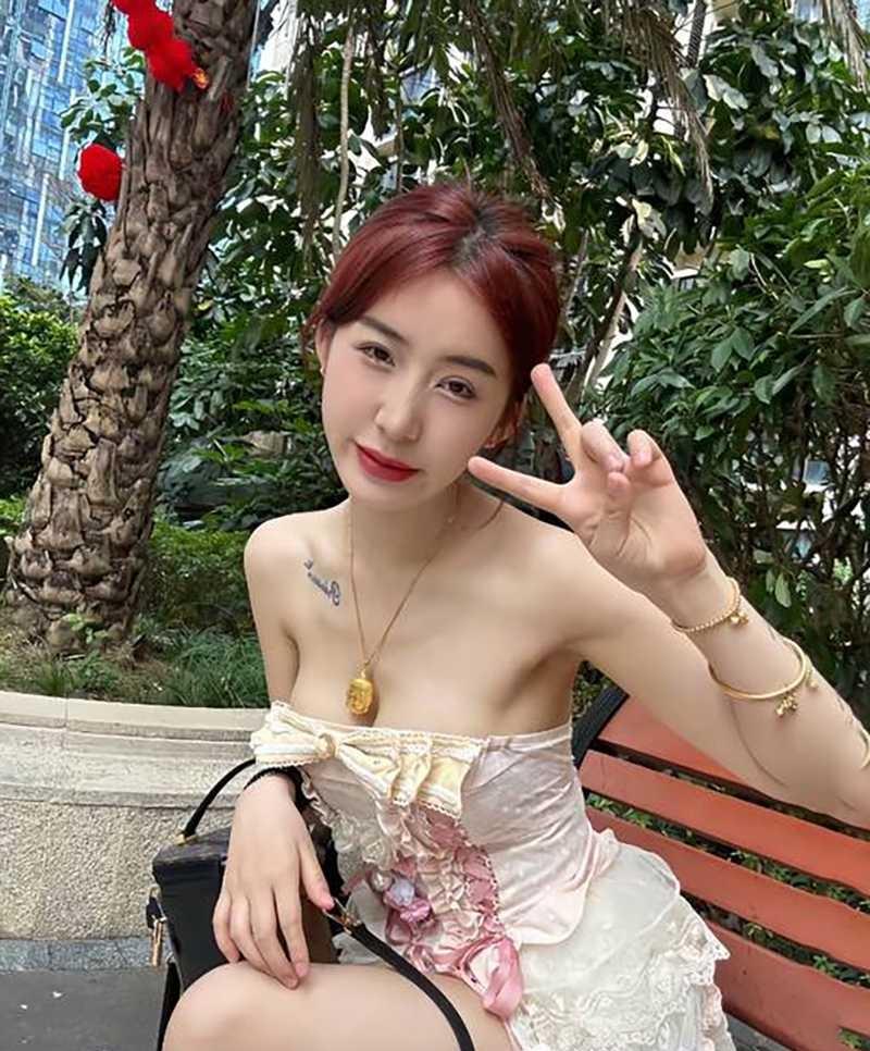 抖音网红侯飞飞被榜一大哥曝光流出 跟大哥裸聊约炮，肥臀大奶骚穴 骚气撩动金主每一根神经-3