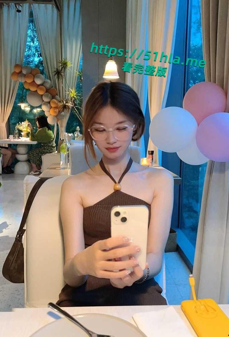 北大超美高财女不雅视频流出,气质女神被男友花式开发小骚穴,露脸口交无套内射玩法超淫!-3