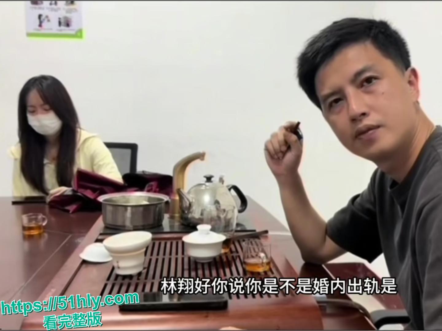 炸裂!湖南女子曝 14 年情断:校服到婚纱的老公,被熟人小三撩到小树林都敢约?-3