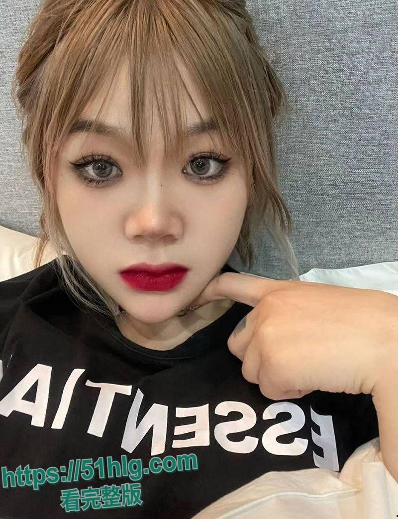 【江西南昌】【刘雯】与炮友约炮视频流出，大满背小花臂极品骚货，性感尤物的欲望狂欢-1