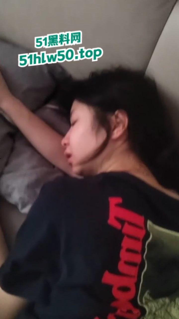 西安音乐学院大三女神【陈蓉】私约前任被现任发现，直接将母狗的同居私录视频曝光。-6