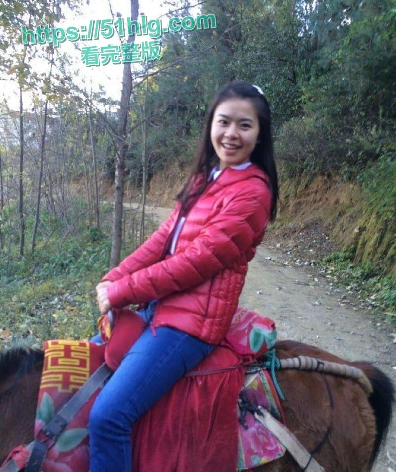 【广东】极品人妻给老板当情妇！旅游自拍不雅视频泄密被疯传，娇嫩肌肤弹力十足，嫩乳翘臀挑逗欲火-1