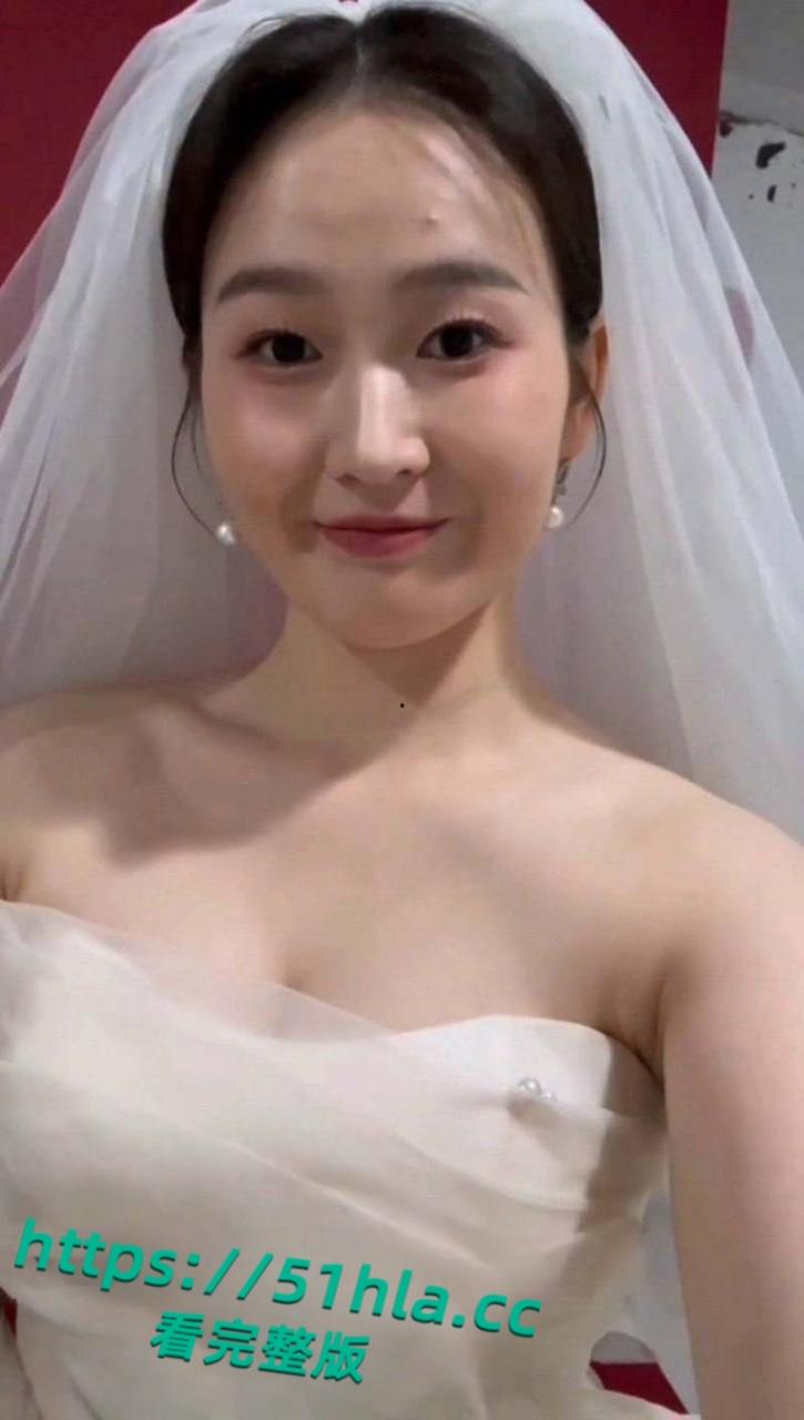 绿帽龟分享新婚淫妻性爱视频,骚浪少妇床上媚态百出,鸡巴吃的嘬嘬响,满脸期待渴望被大屌满足!-2