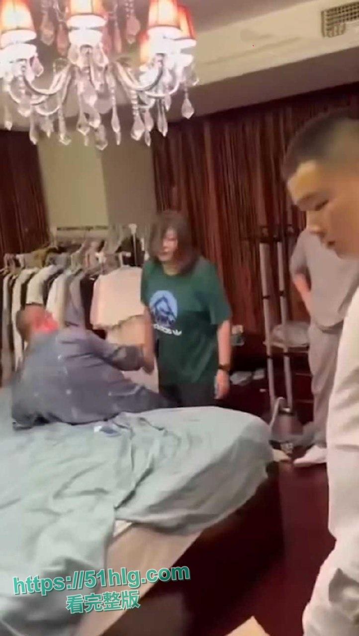 七夕佳节精彩演绎！出轨丈夫、怒焰妻子与绝望小三的残酷冲突，公安民警在旁也无能为力-1