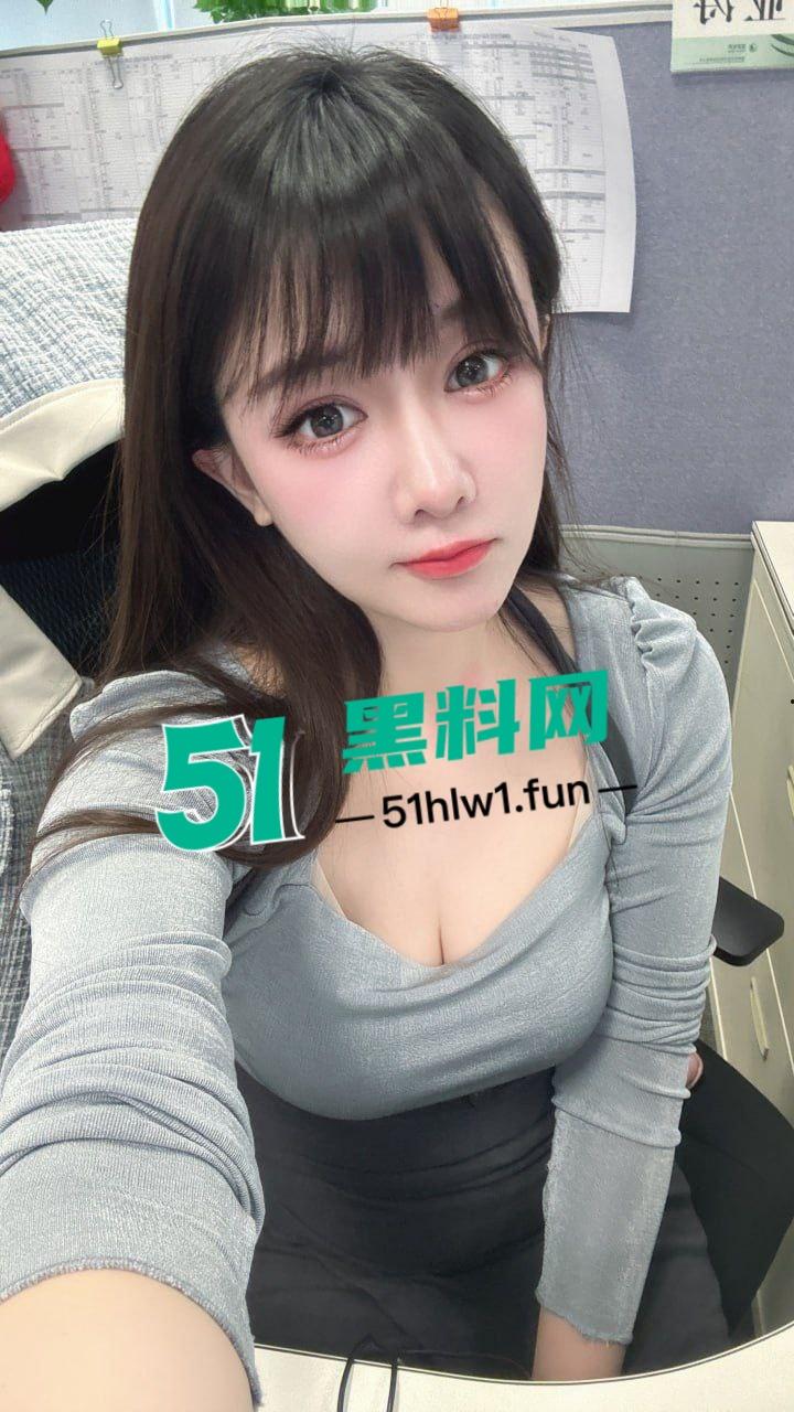 真实附近人撩骚认识个80后极品美少妇，颜值高身材超赞巨乳白嫩翘臀美腿，大大的眼睛看着就撩人。-1