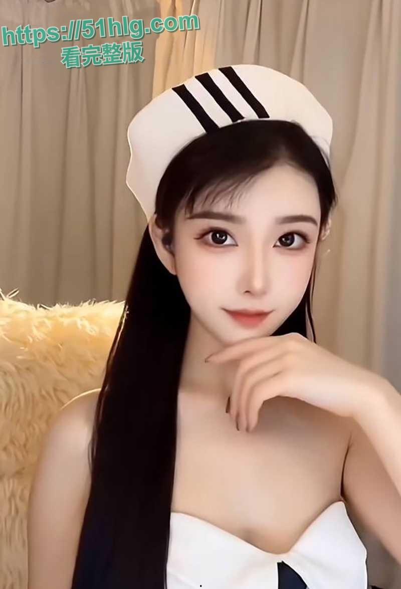 抖音极品网红【鱼乐呀】与榜一大哥私拍视频流出  完美露脸 极品身材 美乳嫩穴 道具插逼 情趣比基尼造型超撩人-5