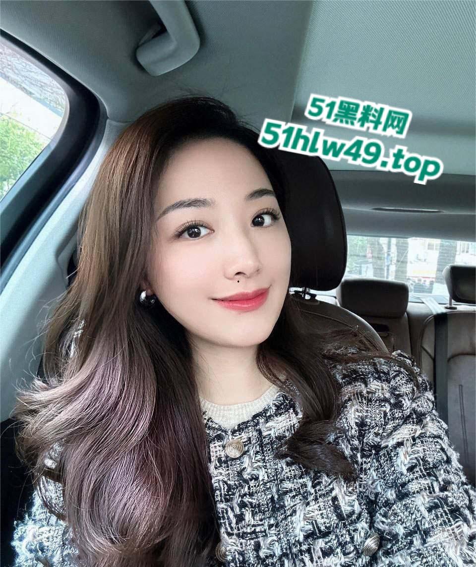 无锡美容院老板娘【李瑾妍】正值性欲旺年，网上到处约炮不雅视频被炮友泄密，90后宝妈尺度全开!-7