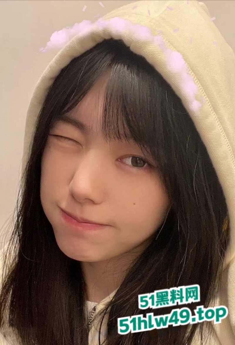 南京审计大学【黄芸】外传校花女神，甜美脸蛋C杯傲胸柳腰翘臀，不雅视频疯传，大尺度炸裂让人脸红心跳。-4