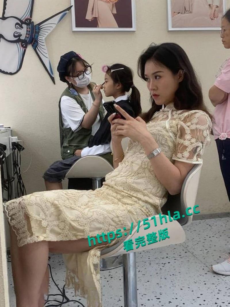 重庆风骚美少妇【李思钰】婚内出轨被实名曝光，炮友各种爆操，健身女原来都喜欢喜欢口爆吞精！-5