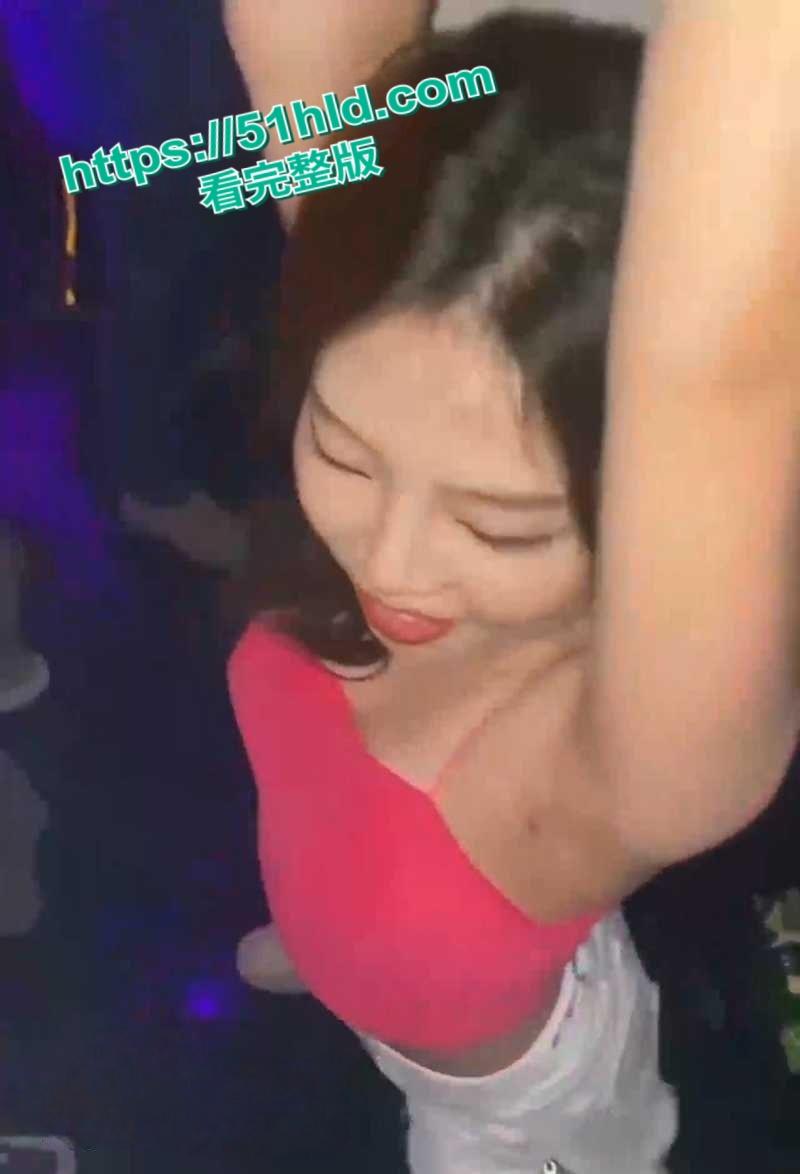 大神爆操夜店女王视频流出,性感尤物酒吧发浪淫舞被大神搭讪,带走无套爆操全程露脸口交对白超淫!-2