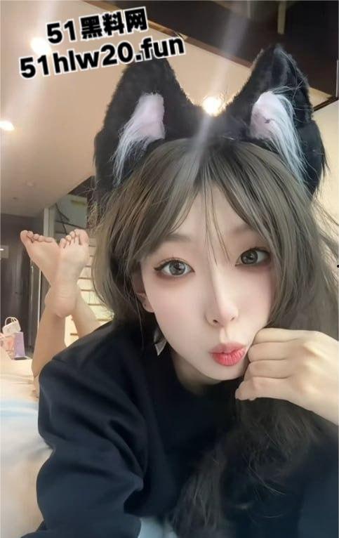 抖音网红【小水不哭】不雅视频流出！她不再是那个清纯可人的小仙女而是化身淫浪母狗！-7