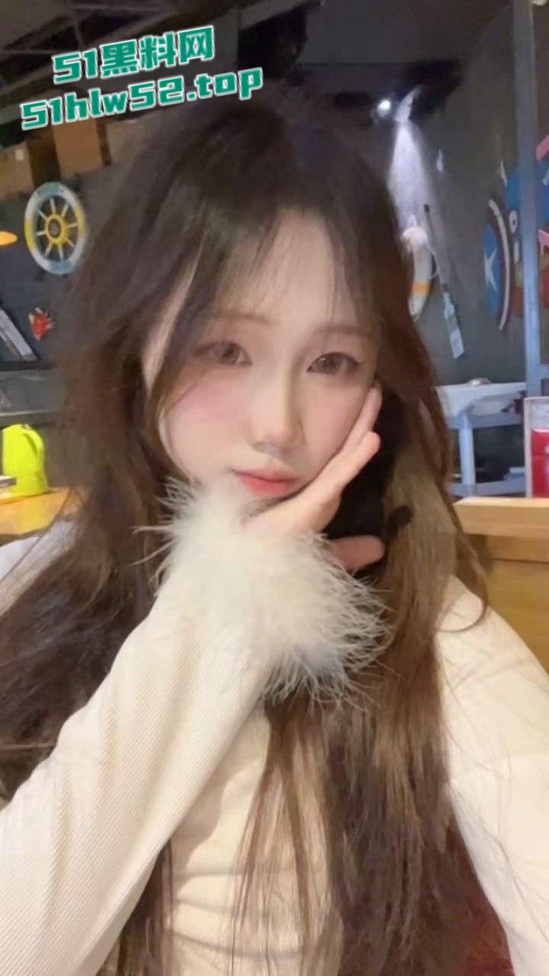 重庆财经职业学院【郭佳馨】清纯外表下反差感爆棚,早已成为主知名校妓,给钱就让操淫骚模样无人不知!-2